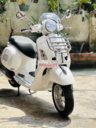 Piaggio Vespa GTS 125CC 2015 Trắng