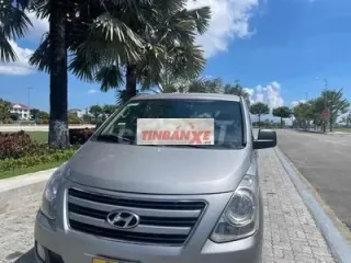 Hyundai Starex 216 màu Bạc