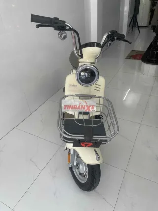 Xe điện Yadea i8 Kem 98% mới