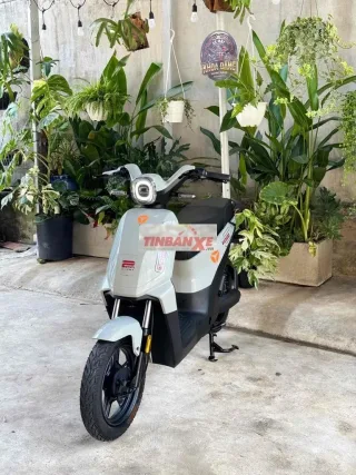 Xe máy điện Yadea Vekoo Xám 6000 km