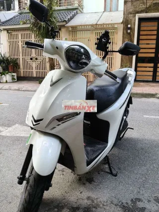 VinFast Feliz 2025 Trắng 2 Pin 2.4 Kwh.