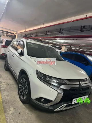 Mitsubishi Outlander 2.0 CVT Premium Trắng