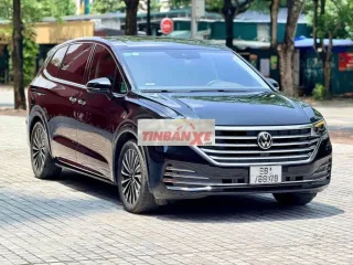Volkswagen Viloran Luxury 2024 Đen 19.000 km