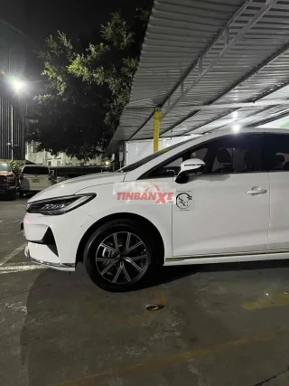 BYD M6 2025 Trắng 15.000km