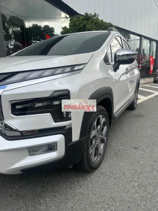 Mitsubishi Xpander Cross 2023 Trắng Ngọc Trai