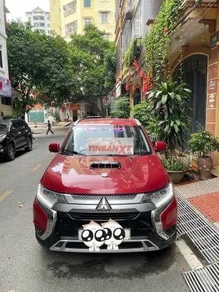 Mitsubishi Outlander CVT 2020 Đỏ 8 vạn