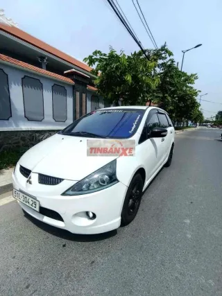 Mitsubishi Grandis 7 chỗ Trắng