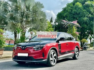 Vinfast VF8 Lux 4x4 2024 - Màu đỏ - 1v8km