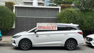 BYD M6 2026 Điện Trắng