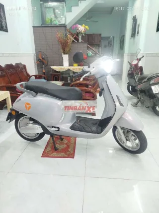 Xe máy điện Yadea 2023 xám Việt Nam