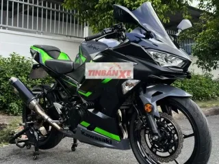 Kawasaki Z400 ABS 18.000 km Đen, xanh lá