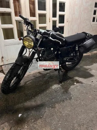 Xe máy màu Đen