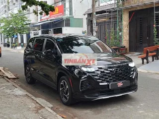 Hyundai Custin 2.0Pre 2023 Đen 7 chỗ