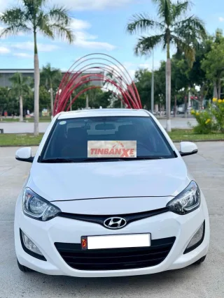 Hyundai I20 CW 1.4AT 2013 Trắng Tự động
