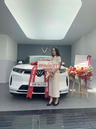 VinFast VF9 flus Trắng Xe điện
