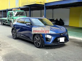 Vinfast VF7 Plus AWD 2024 Xanh xhd được