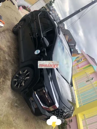 Mitsubishi Xpander Cross 7 chỗ Đen Thể thao