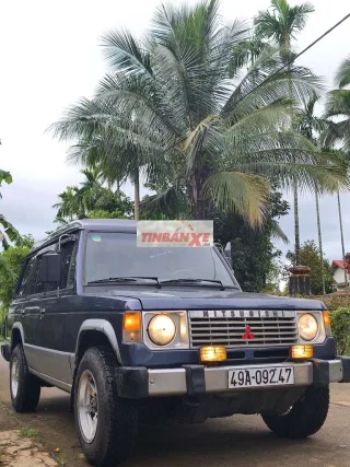 Mitsubishi Pajero MK1 7chỗ 2 cầu