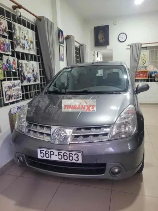 Nissan Grand Livina Xám Việt Nam 5 chỗ
