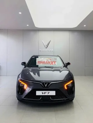 Vinfast VF7 plus 2025 xám 22.000 km - rất mới-hcm