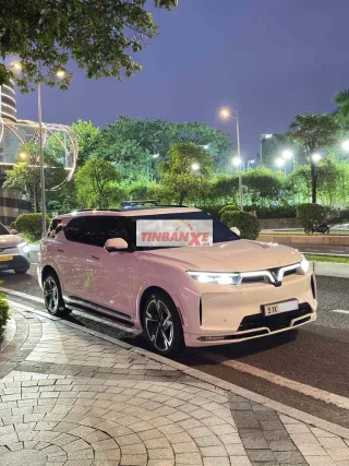 VinFast VF 9 Plus 2023 Trắng xe chính chủ như mới