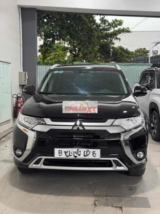 Mitsubishi Outlander 2.0 CVT Đen