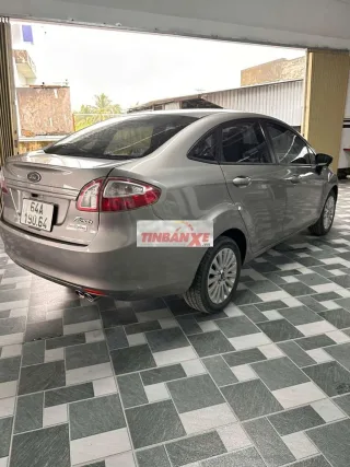 Ford Fiesta 2013 Xám 90000 km