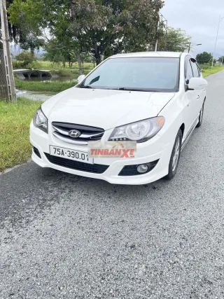 Hyundai Avante 2015 Trắng 5 chỗ