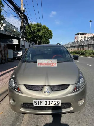 Mitsubishi Grandis 2006 Tự động Vàng cát