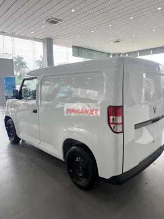 VinFast EC Van Trắng Xe tải van