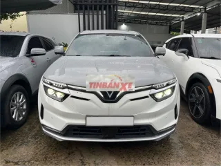 Vinfast VF8 lux plus 2024 pin mua sạc kgh đi lướt