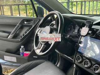 Subaru Forester Xanh 5 chỗ