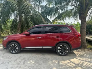 Cần bán xe chính chủ outlander 2.0 premium