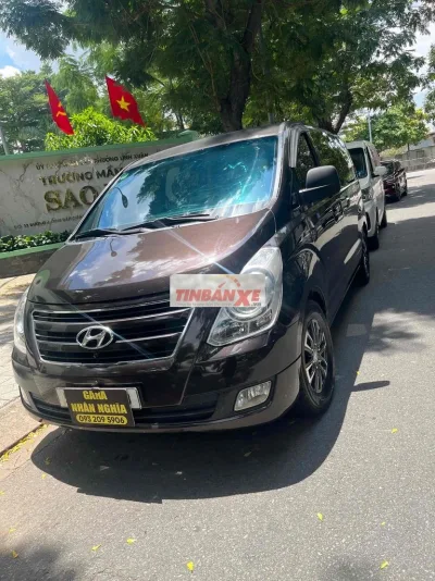 Hyundai Starex 2016 9 chỗ Tự động Nâu