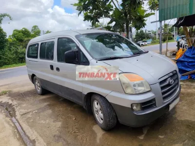 Xe khách Hyundai 6 chỗ Bạc