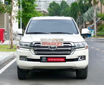 Toyota Land Cruiser 4.6 V8 2020 Trắng Chính Hãng