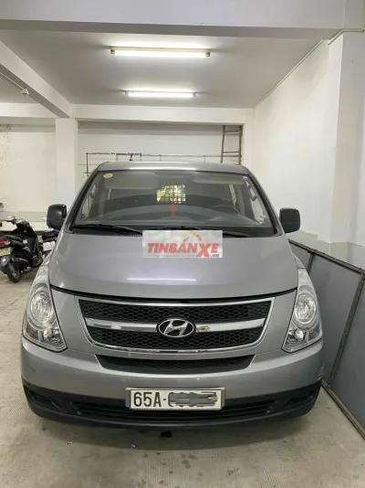 Hyundai Starex 2015 9 chỗ Số sàn Xám bạc