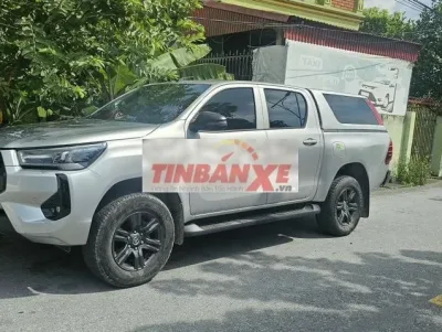 Toyota Hilux 2024 Bạc 80000 km