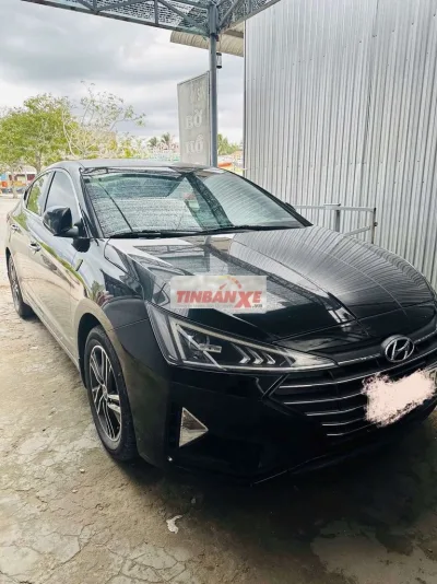 Hyundai Elantra 2019 1.6 cửa nóc Đen