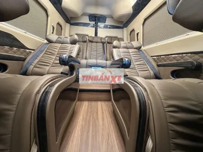 Hyundai Solati Limousine AutoKingdom 10 chỗ