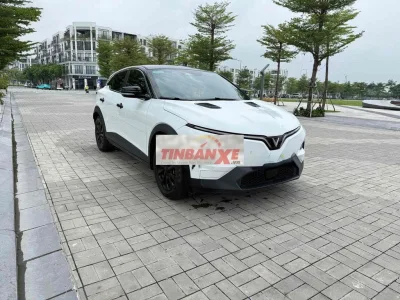 VinFast VF6 2025 Trắng 6 vạn km