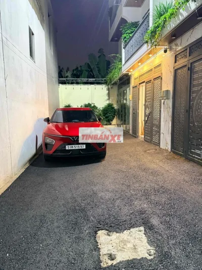 VinFast VF7 Eco 2025 Đỏ 15.000km
