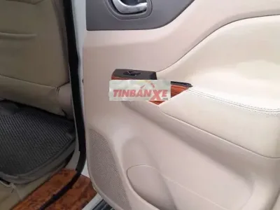 Nissan Navara Trắng Xe bán tải
