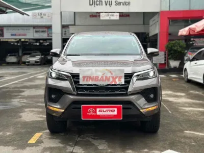 Toyota Fortuner 2024 Số tự động Bạc 16.000Km