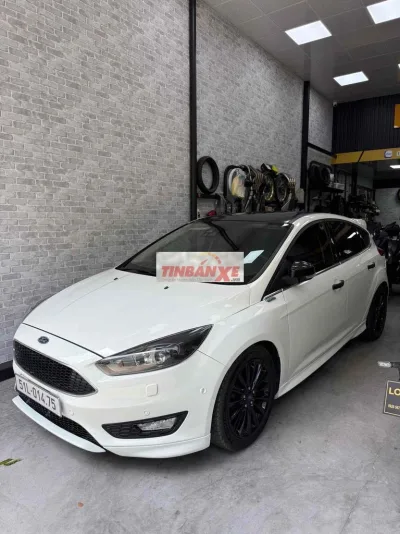 Ford Focus Bảng S Trắng