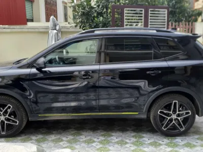 MG RX5 Luxury 2023, SUV hạng C giá cực mềm