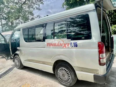 Toyota Hiace 2005 Dầu Bạc
