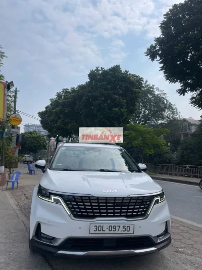 Kia Carnival Signature 3.5G 2022 Trắng 6.6 vạn