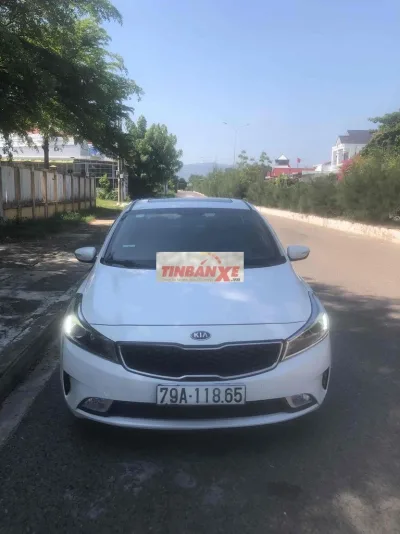 Kia Cerato Trắng Tự động bản đủ 1.6