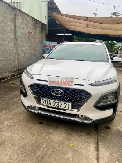 Hyundai Kona 1.6 T Tự động Trắng 9915 km